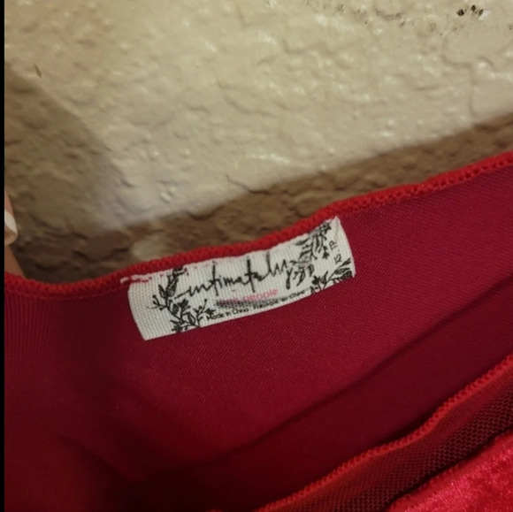 Free People intimately red velvet top - Picture 5 of 9